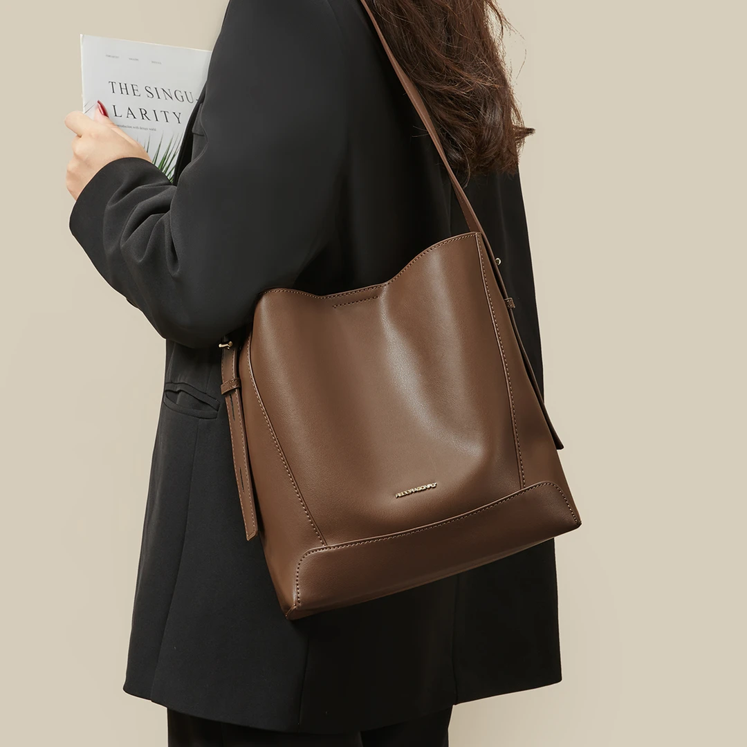 红蜻蜓时尚百搭轻奢通勤女士单肩包水桶斜跨托特包母亲节妈妈包商品图