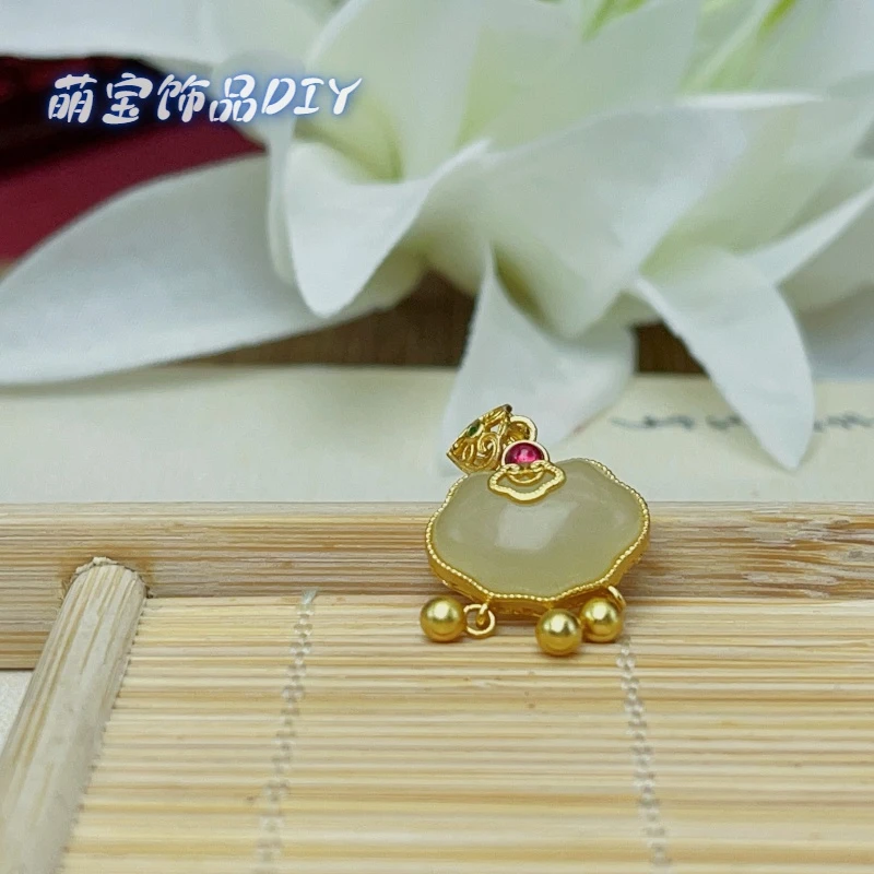【萌宝饰品】和田晴水如意锁带红宝吊坠DIY时尚百搭配件
