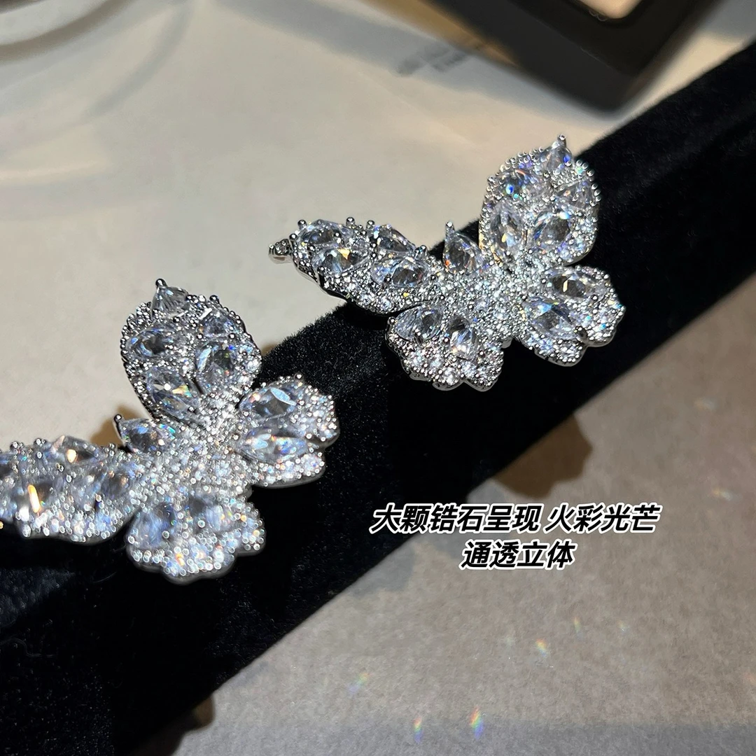 YISLON 铜合金合成锆石耳饰 YISLON/轻奢锆石满钻梦幻蝴蝶EH-003