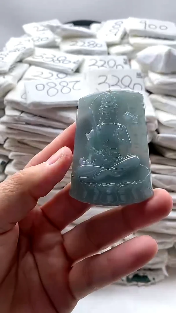 【闪购商品】翡翠颈饰未镶嵌虚空藏