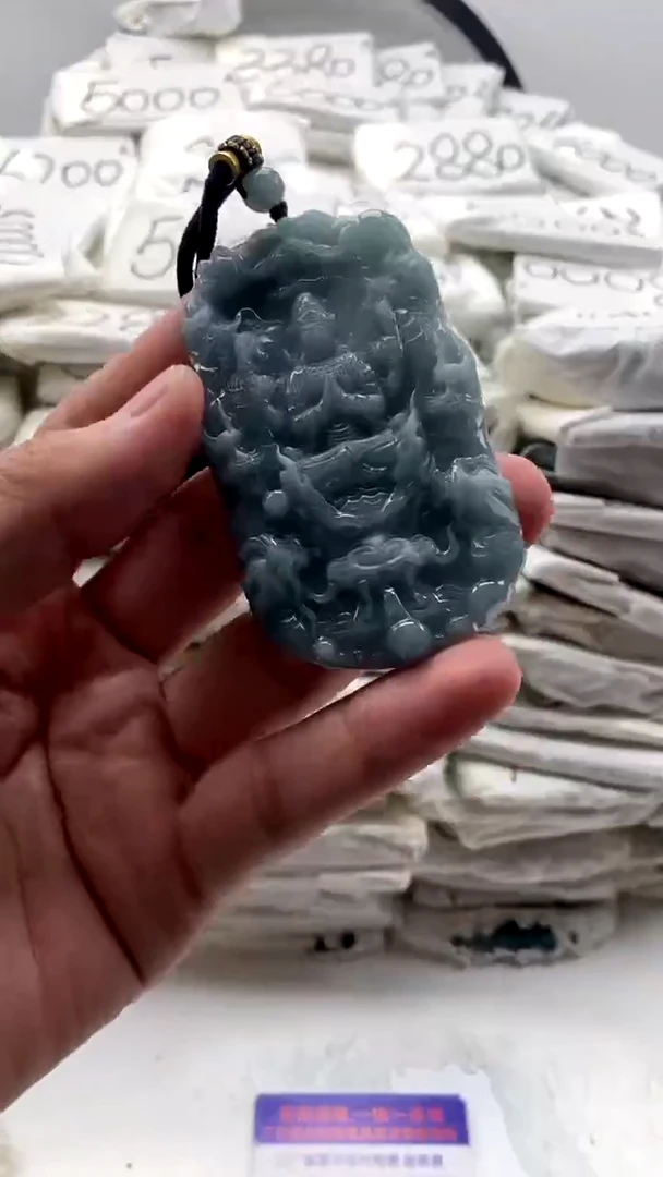 【闪购商品】翡翠颈饰未镶嵌千手观音