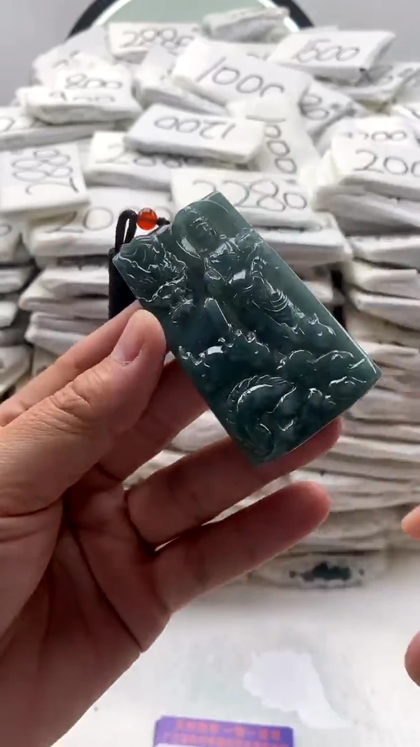 【闪购商品】翡翠颈饰未镶嵌大势至