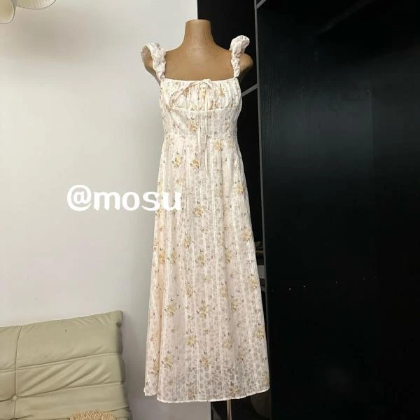 3613（mosu.新款）碎花法式纯欲奶系宽肩吊带连衣裙