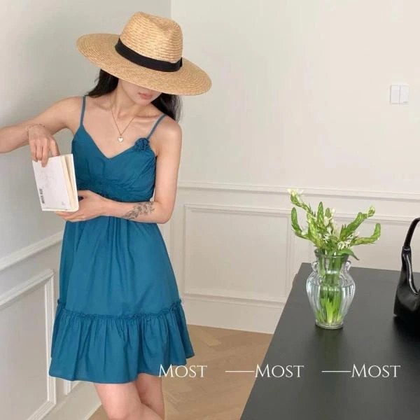 99796（mosu.新款）复古法式V领玫瑰花吊带连衣裙