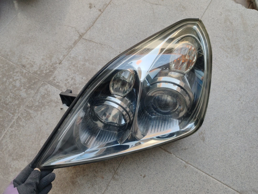 别克君越08款前大灯