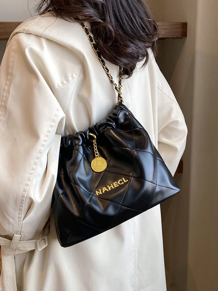 包包网红时尚百搭（无礼盒）小众水桶包单肩褶皱