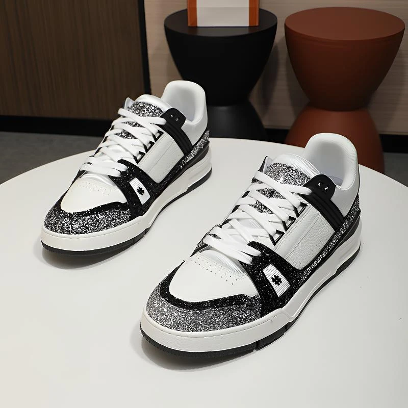 休闲板鞋2025男款秋季低帮透气流黑白耐磨网红款干净感男鞋板鞋