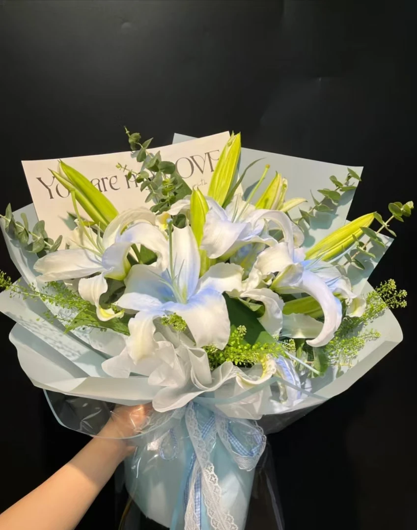 同城配送【生日花束】百合小清新花束送男友 闺蜜