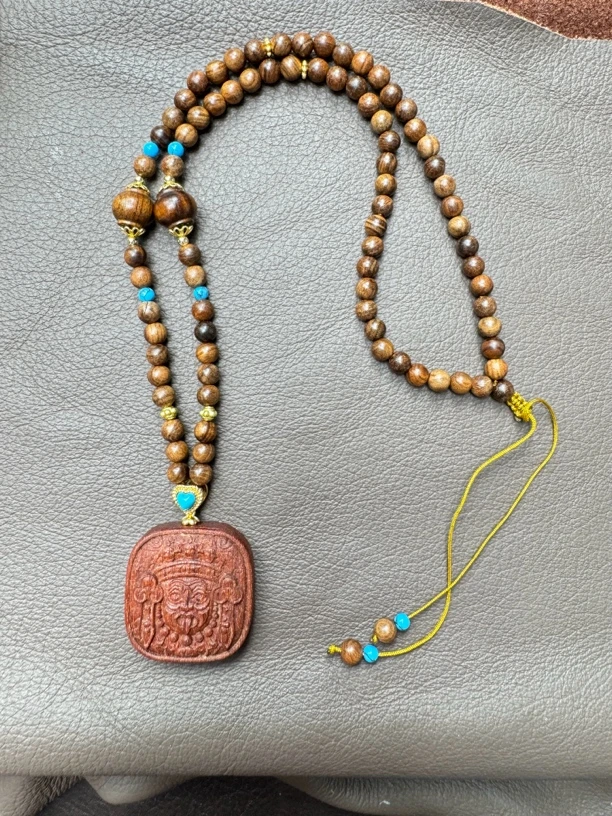 圣吉木质吊坠 F091