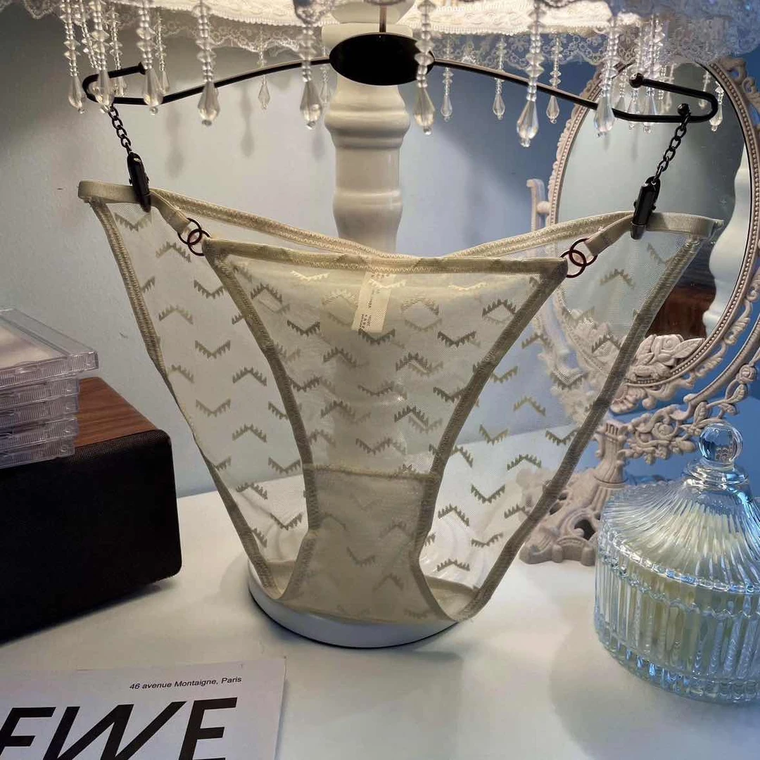 女士特价蕾丝钉子内裤拍一发三