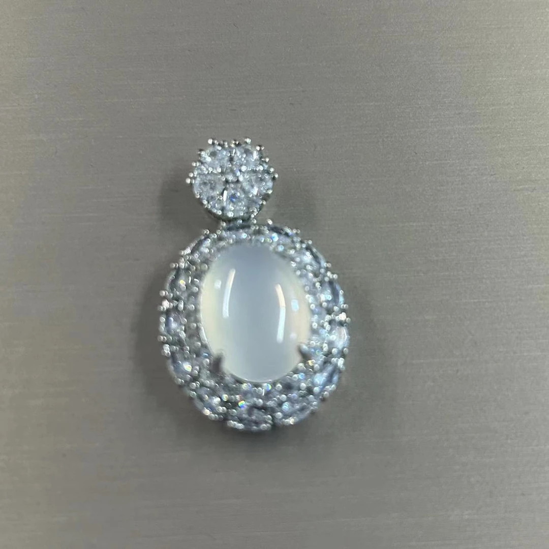 天然荔枝冻玛瑙鸽子蛋豪华吊坠