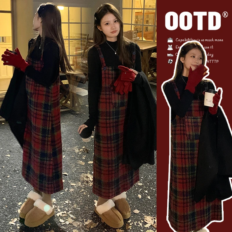 XIAObu-小个子孕妈秋冬新款复古格子毛呢背带裙+打底毛衣衫两件套