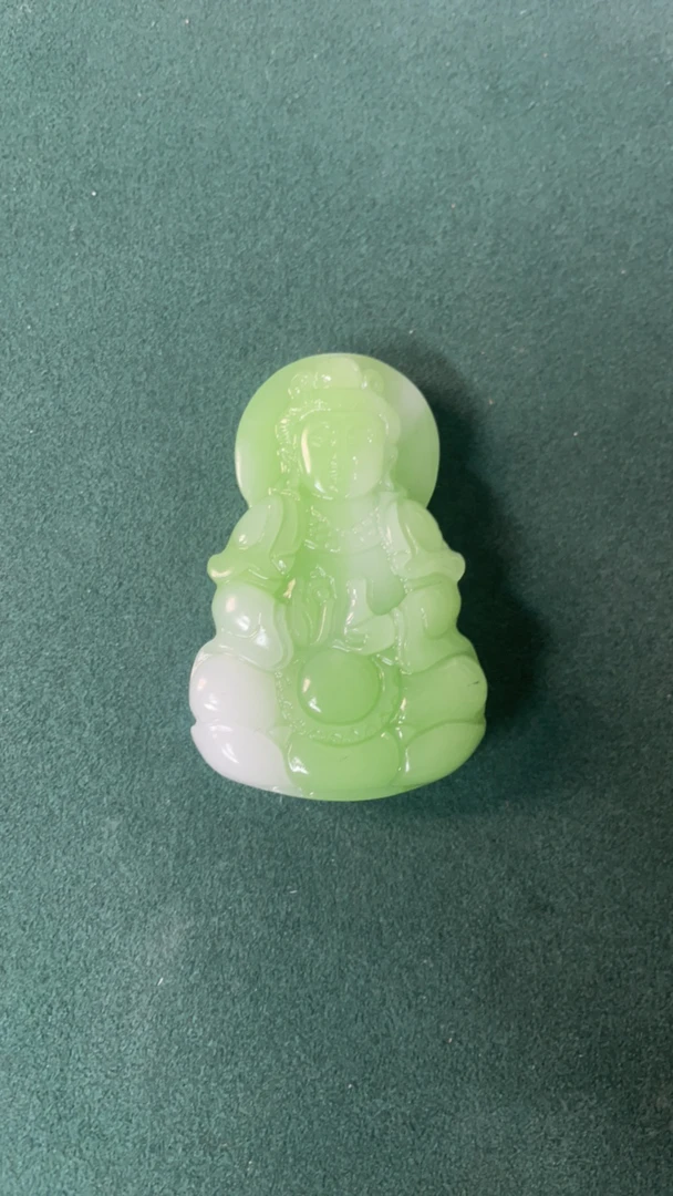 L519号翠青色大观音吊坠