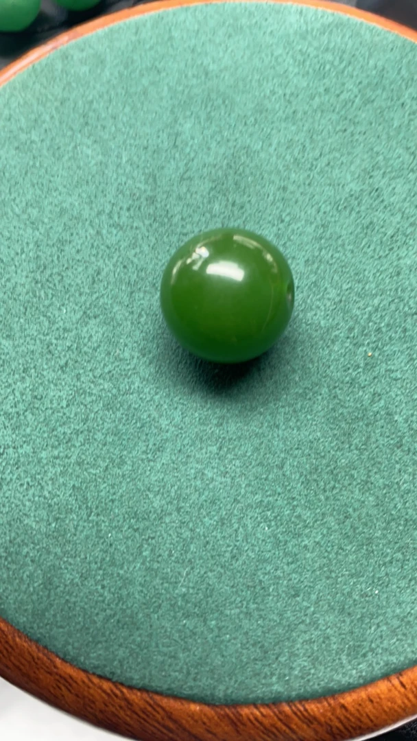 精品和田玉碧玉20mm锁骨珠L403随机发1