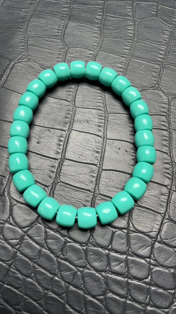 245号8mm绿色直切手串