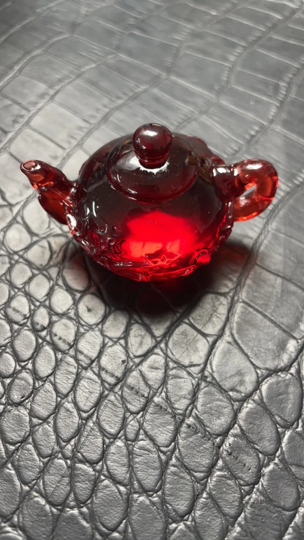 681号红色壶手把件