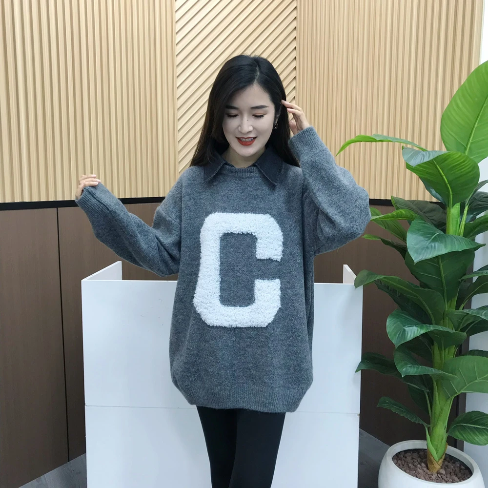 网红风假两件毛衣女中款牛仔拼接秋冬新款刺绣宽松针织打底衫上衣