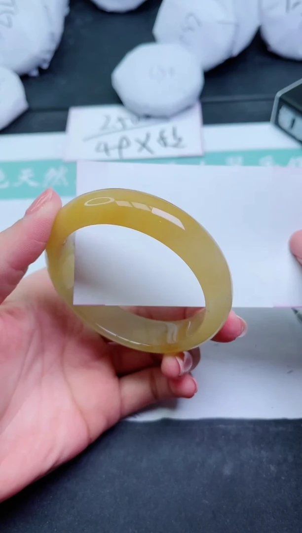 【闪购商品】石英质玉手镯未镶嵌Q425