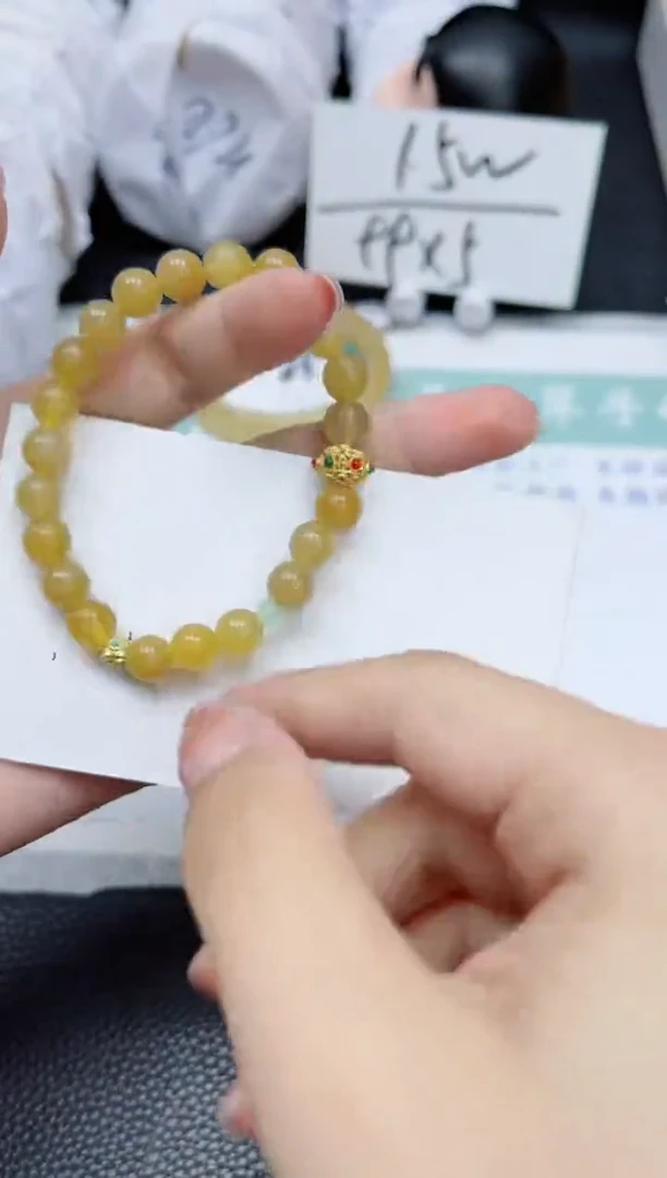 【闪购商品】石英质玉手镯未镶嵌黄元