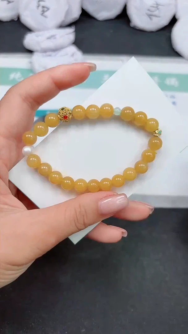 【闪购商品】石英质玉手镯未镶嵌黄8
