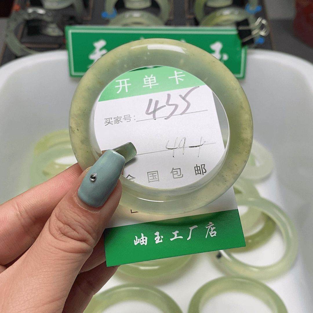 【闪购商品】蛇纹石玉手镯未镶嵌