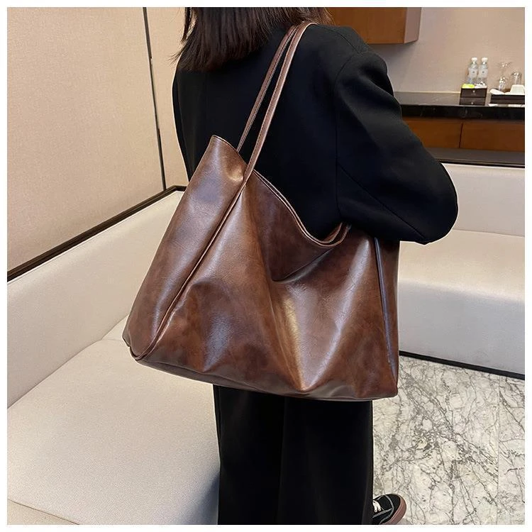 亮面大容量托特包休闲腋下软皮通勤单肩包手提水桶包42cm*29cm