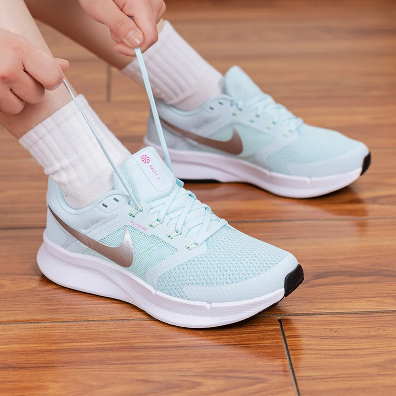 耐克运动鞋女鞋2025人生跑鞋RUN SWIFT 3缓震轻便透气休闲跑步鞋