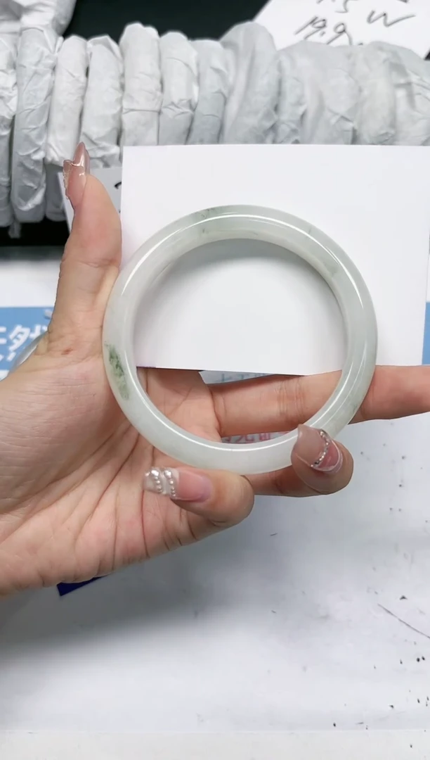 【闪购商品】石英质玉手镯未镶嵌A139-61.6