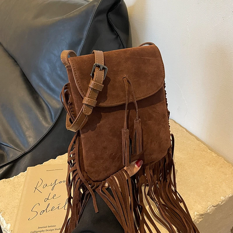 小众设计包包女秋冬百搭潮流新款磨砂复古单肩斜挎包高级感流苏包