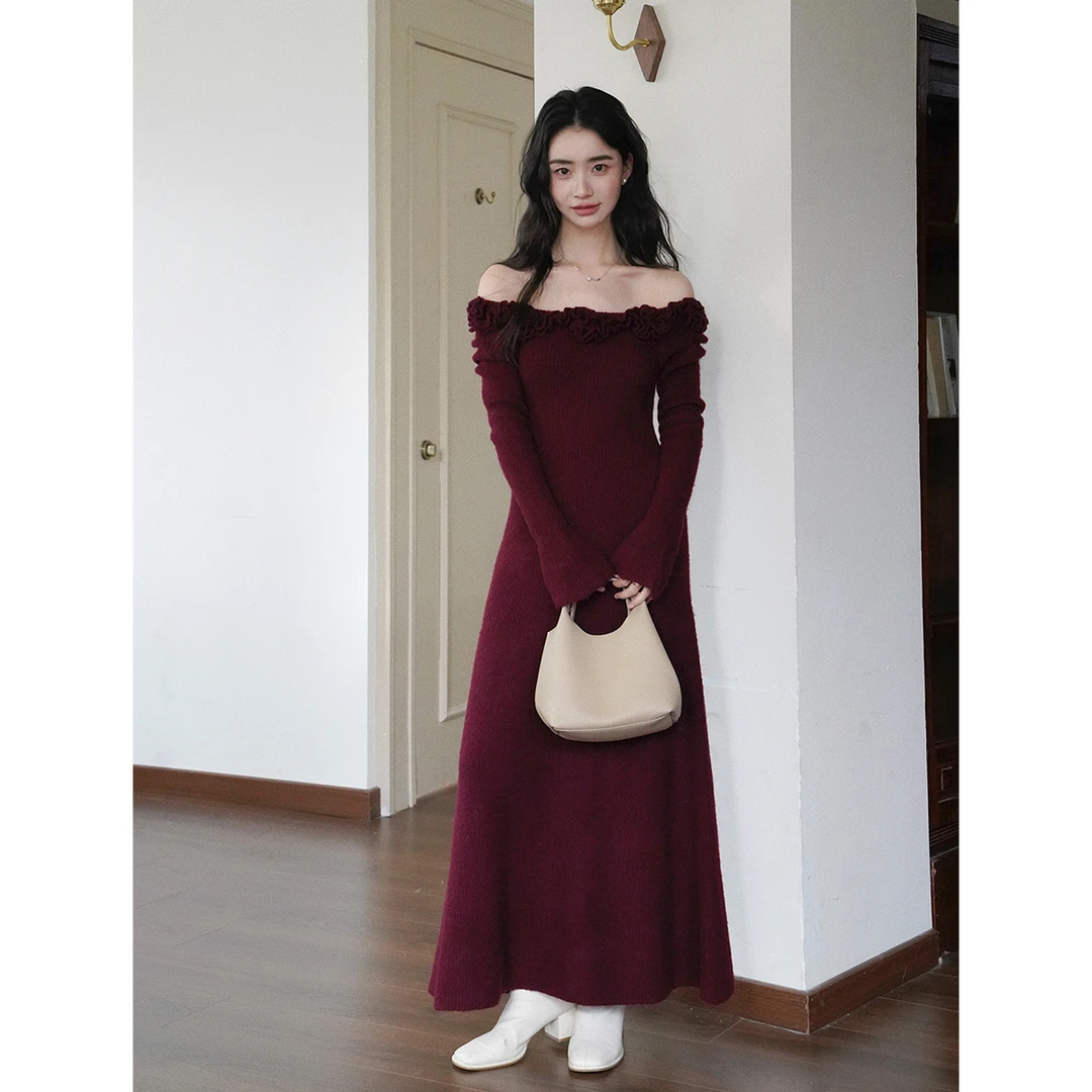 贰羊设计【云茈】法式红色羊毛一字肩立体花朵连衣裙修身气质长裙