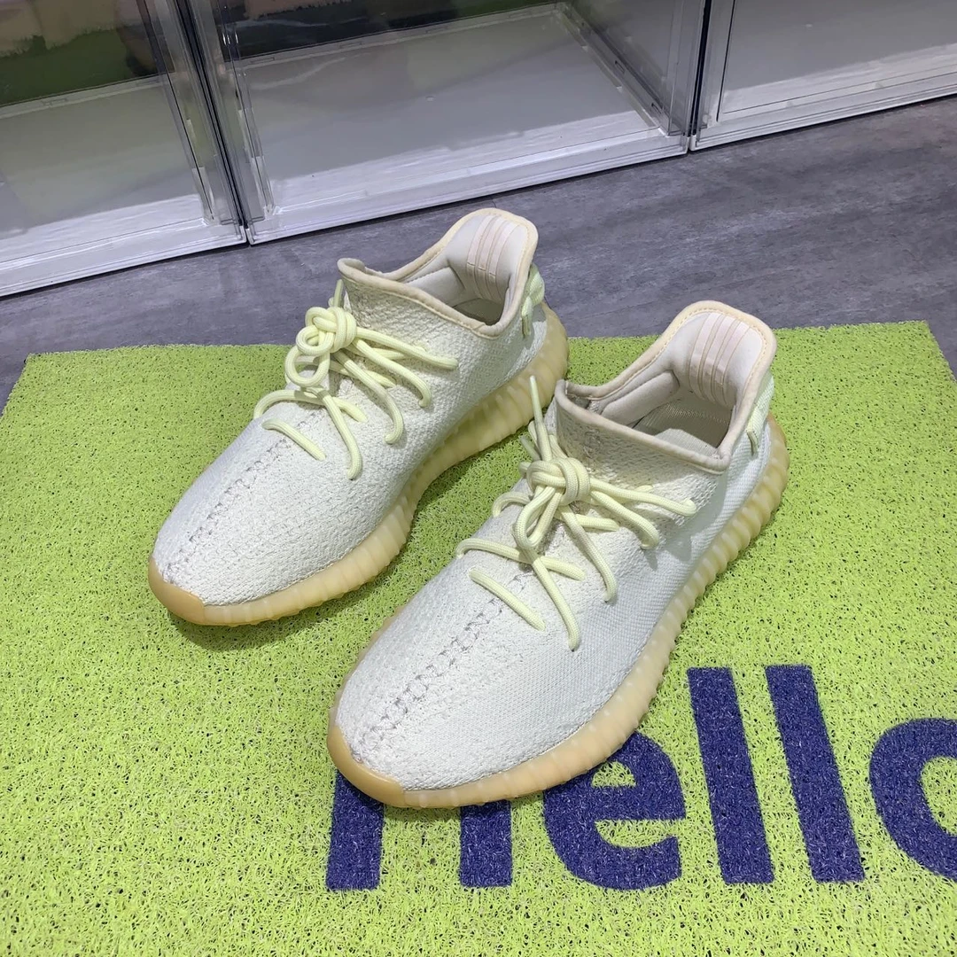 捡漏42.5码 yeezy350v2黄油 95新配盒 899秒杀球鞋