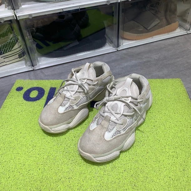 捡漏42.5码Yeezy500土灰90新配合599秒杀球鞋