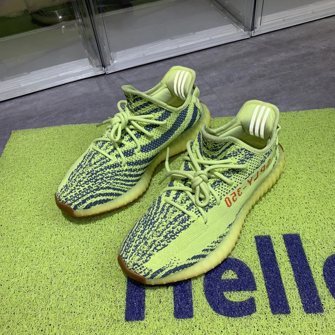 捡漏43码 yeezy350v2黄斑马 95新配盒 999秒杀球鞋