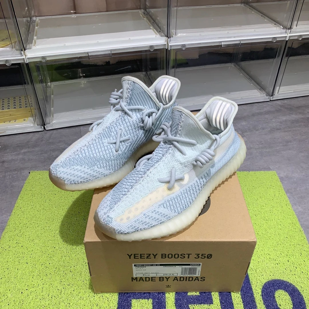 捡漏44码 yeezy350v2云冰蓝 95新原盒 1199秒杀球鞋