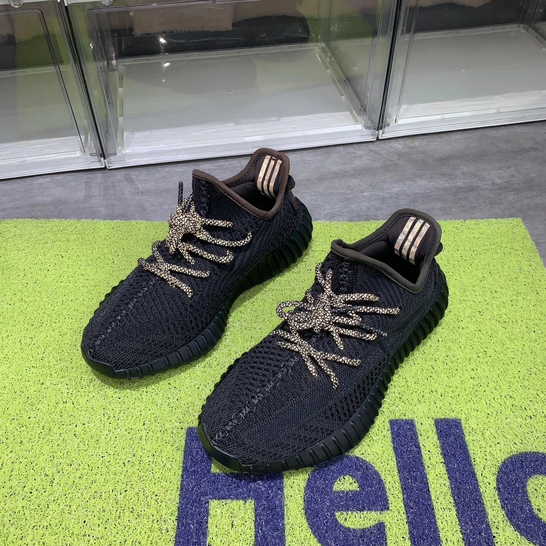 捡漏40码 yeezy350v2黑天使 95新配盒 1299秒杀球鞋