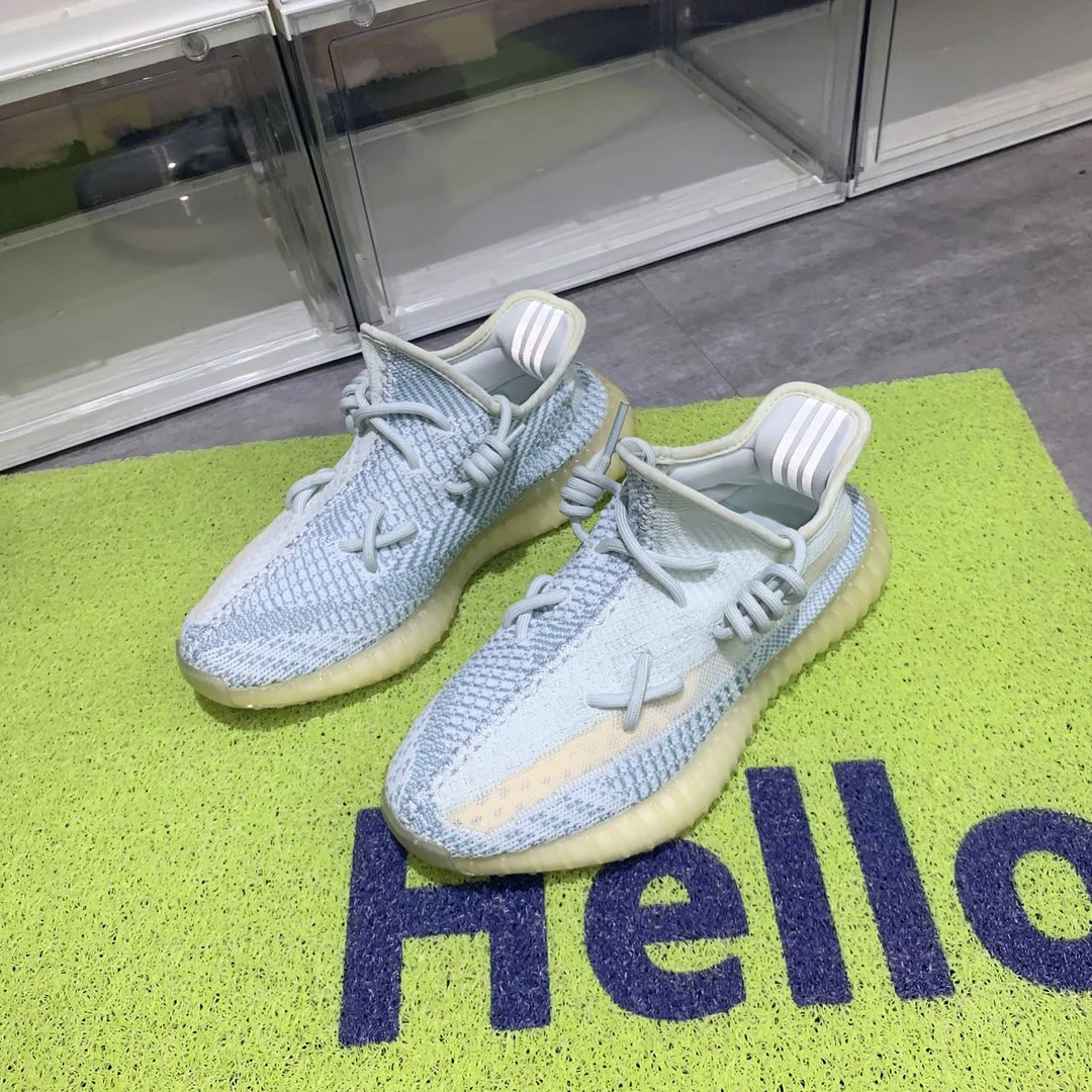 捡漏39码 yeezy350v2云冰蓝 95新配盒 999秒杀球鞋
