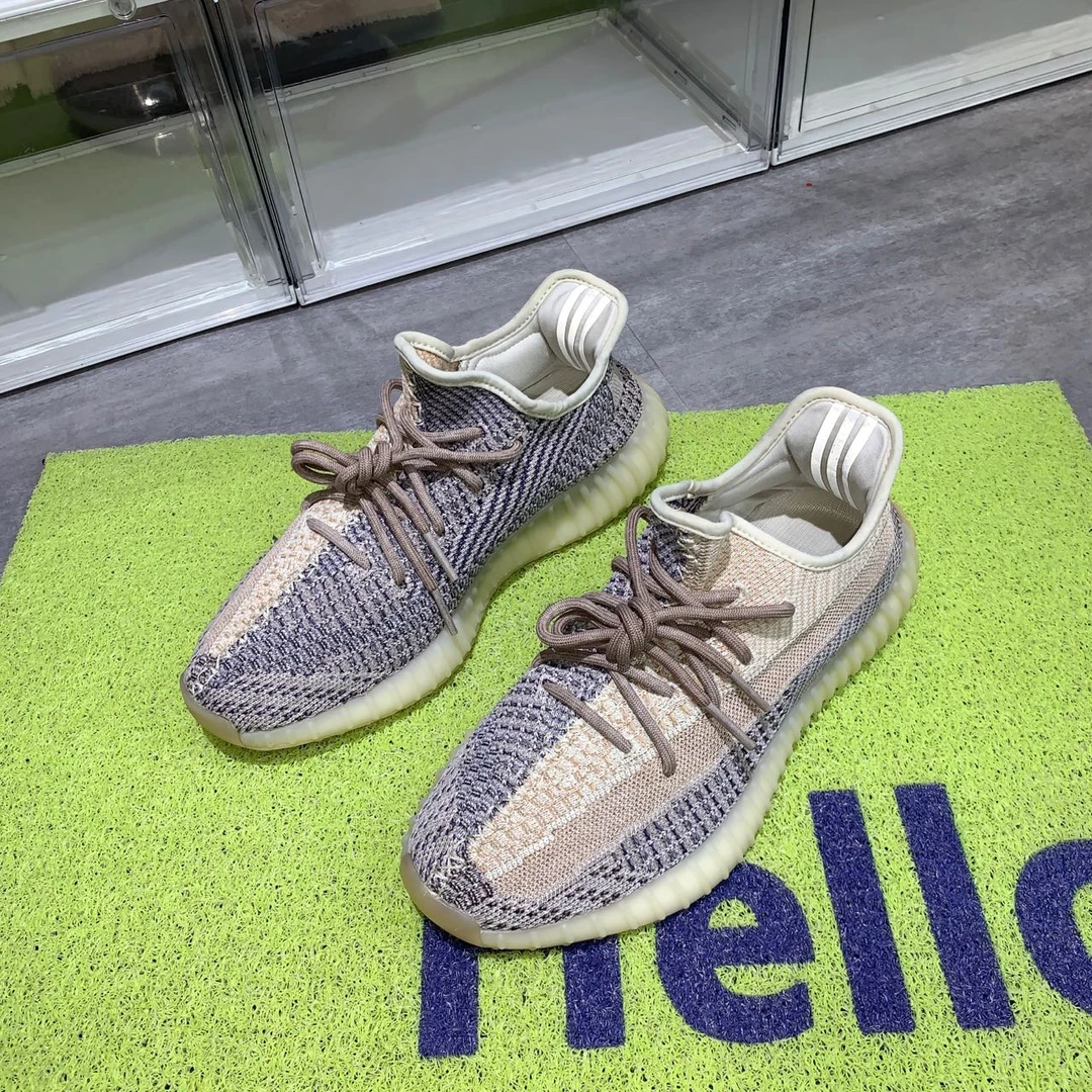 捡漏42.5码 yeezy350v2灰珍珠 95新配盒 799秒杀球鞋