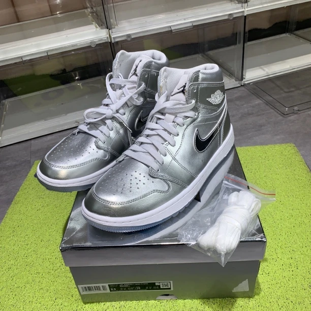 42码未使用AJ1液态银原盒899秒杀球鞋