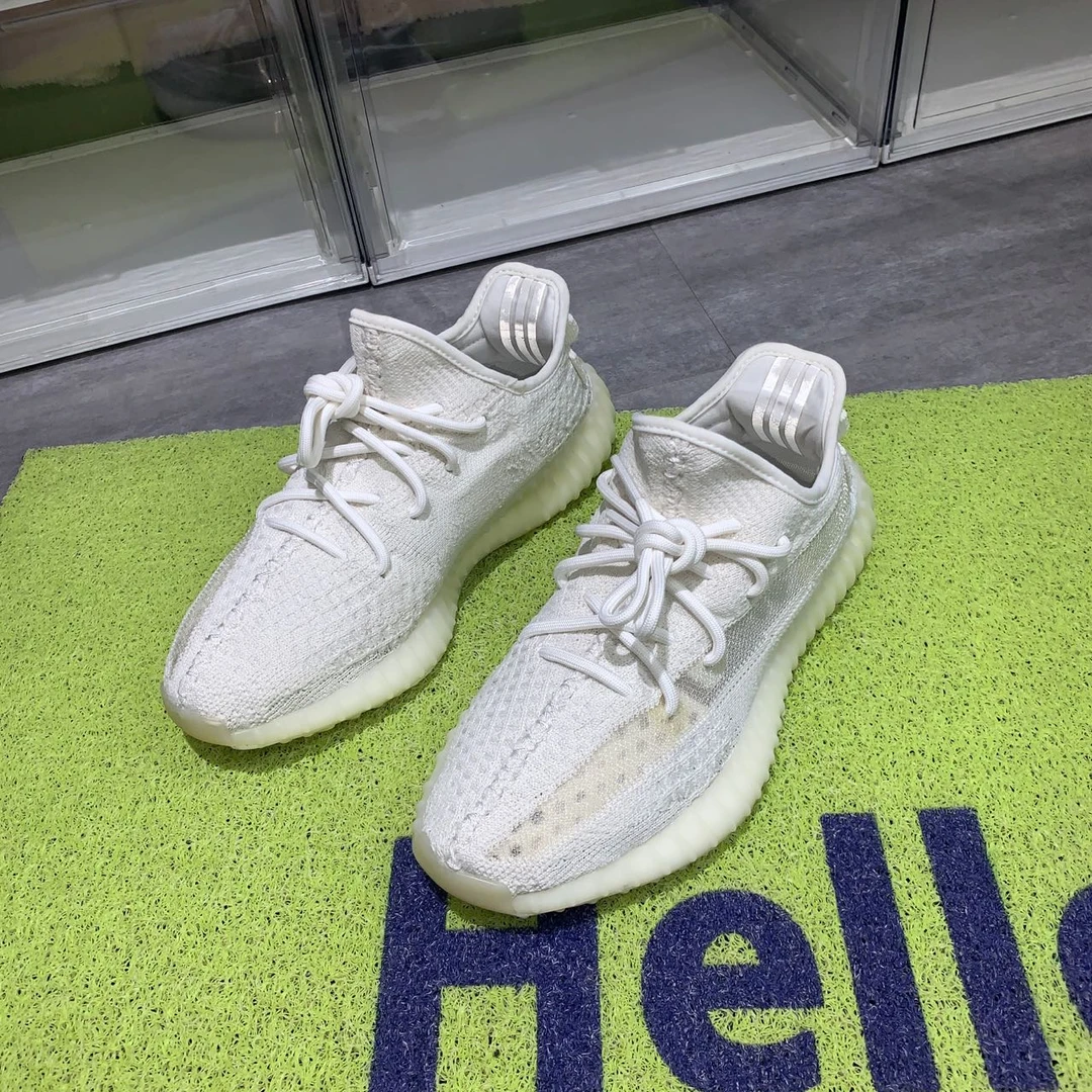 捡漏39码 yeezy350v2白冰2.0 95新配盒 999秒杀球鞋