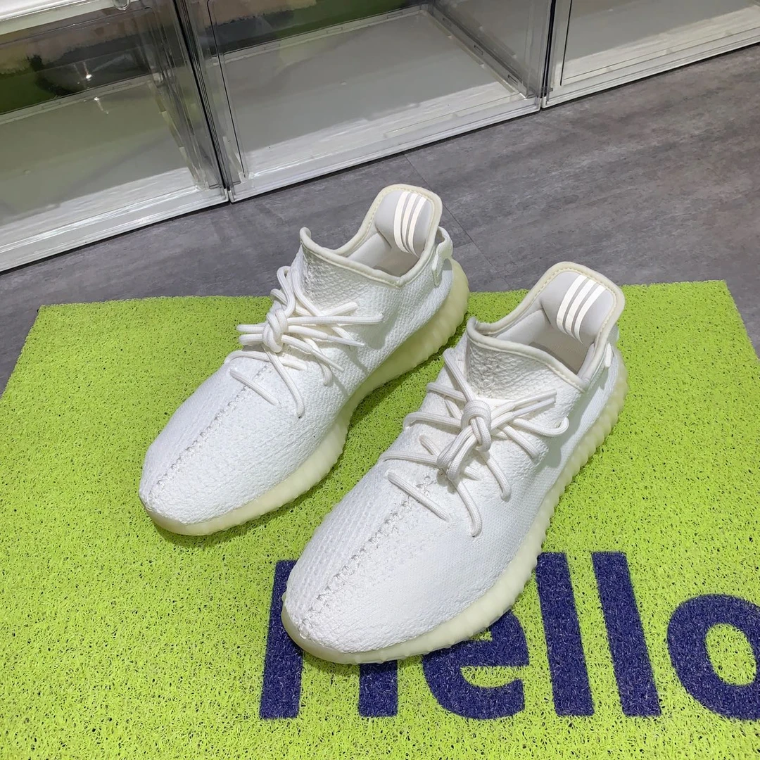 捡漏45码 yeezy350v2白冰 95新配盒 999秒杀球鞋