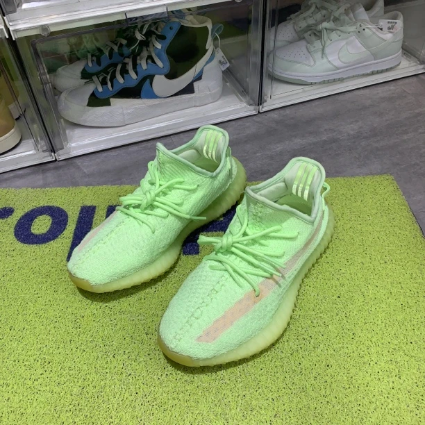 捡漏41码Yeezy350荧光绿95新配盒