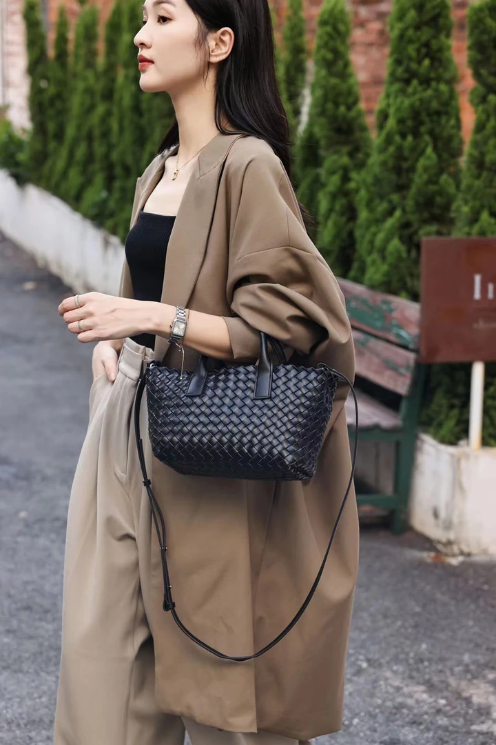 通勤时尚百搭休闲重工编织小号托特菜篮子牛皮包