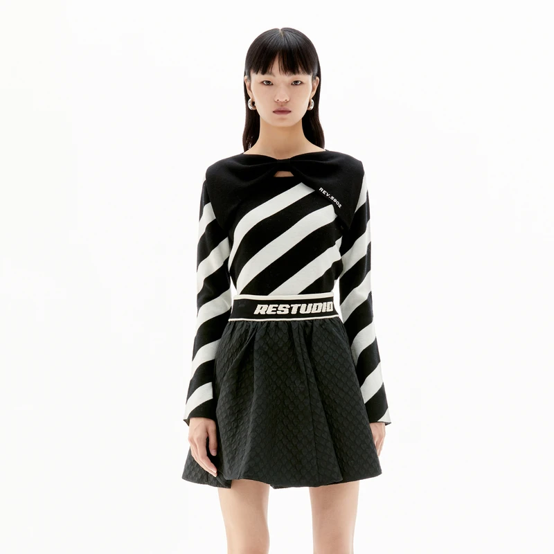 REVAN芮范设计师款甜酷斜条纹提花毛衫RU90601154