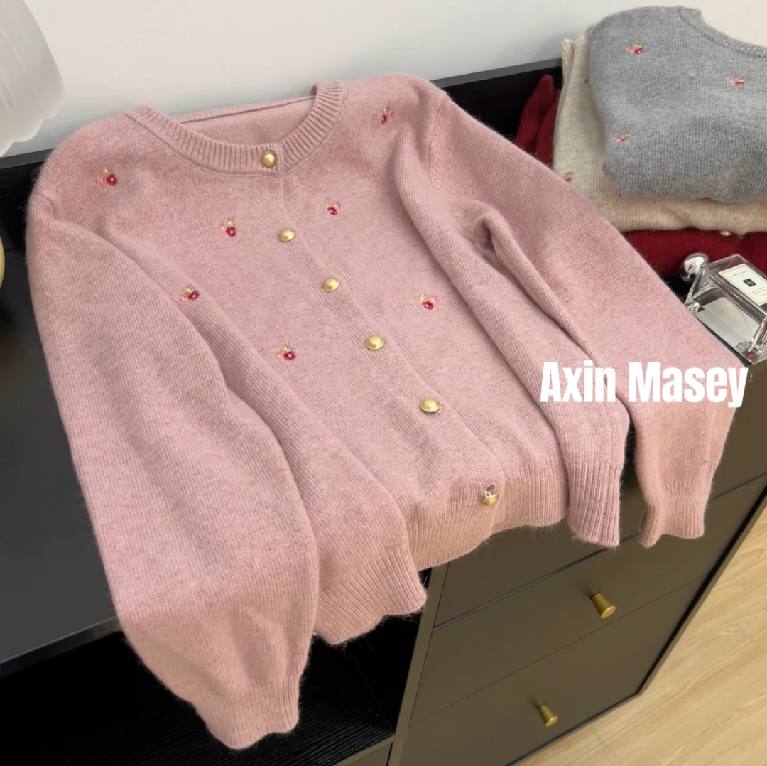 阿欣家~浣熊绒 铜扣小绣花慵懒风长袖开衫Z00146