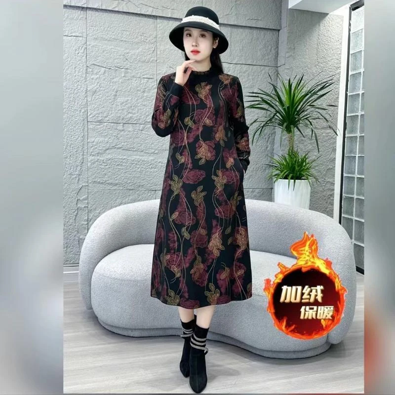 冬季新款时尚百搭加绒加厚吉祥遮肉显瘦高领连衣裙