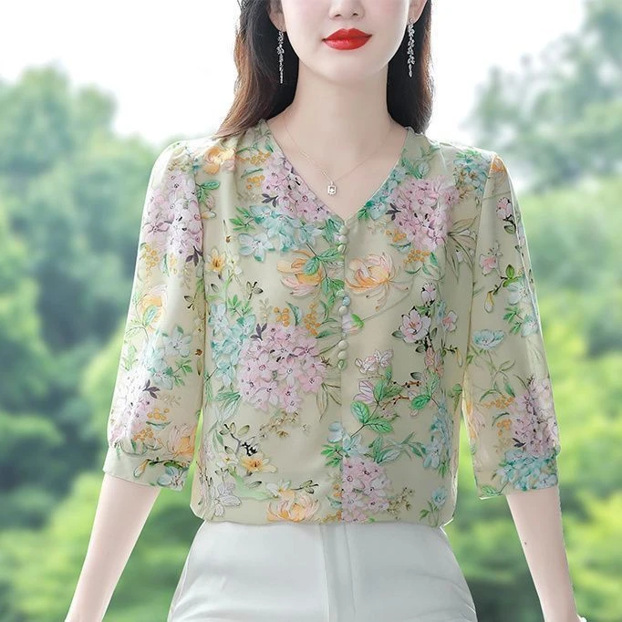 2024夏季时尚妈妈装碎花七分袖女士高档雪纺衬衫新款减龄瘦身小衫