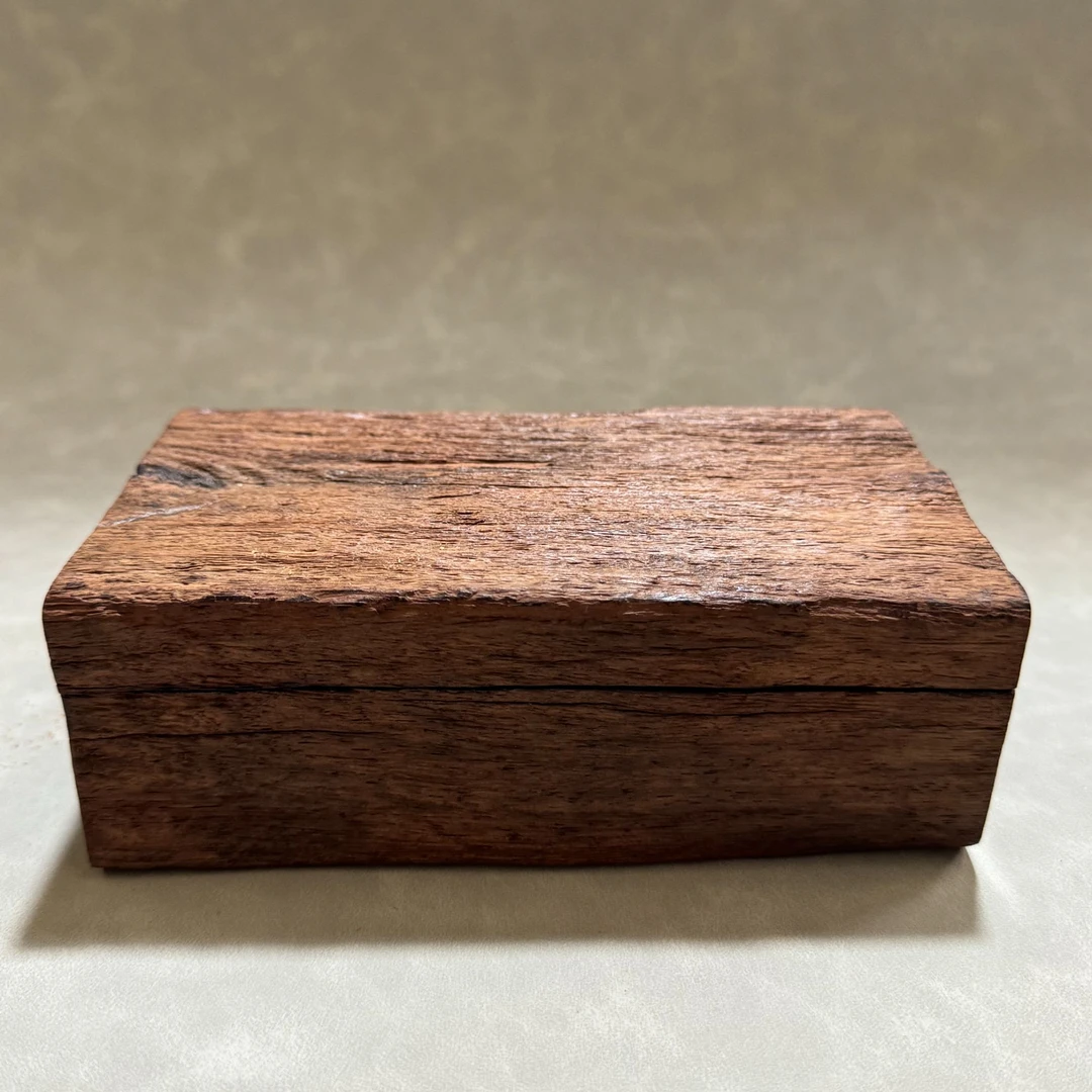 【玉道·出品】精品小叶紫檀拆房料原木皮收纳盒