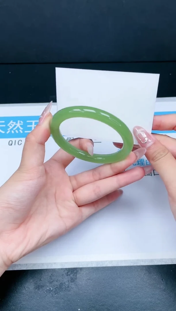 【闪购商品】石英质玉手镯未镶嵌173-56.6