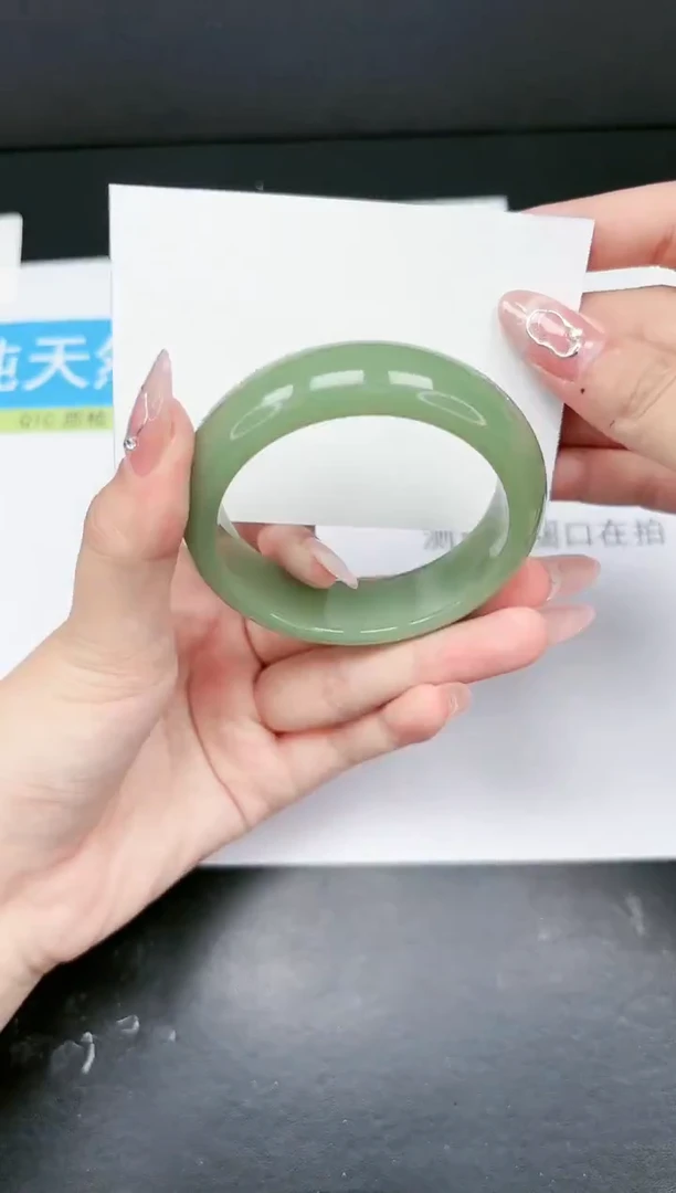 【闪购商品】石英质玉手镯未镶嵌141-54.5