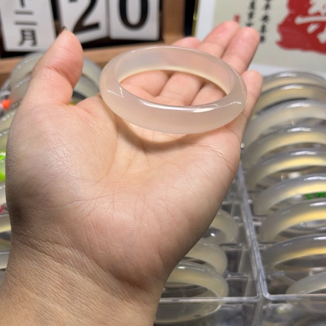 【闪购商品】玛瑙/玉髓手镯未镶嵌燕**这